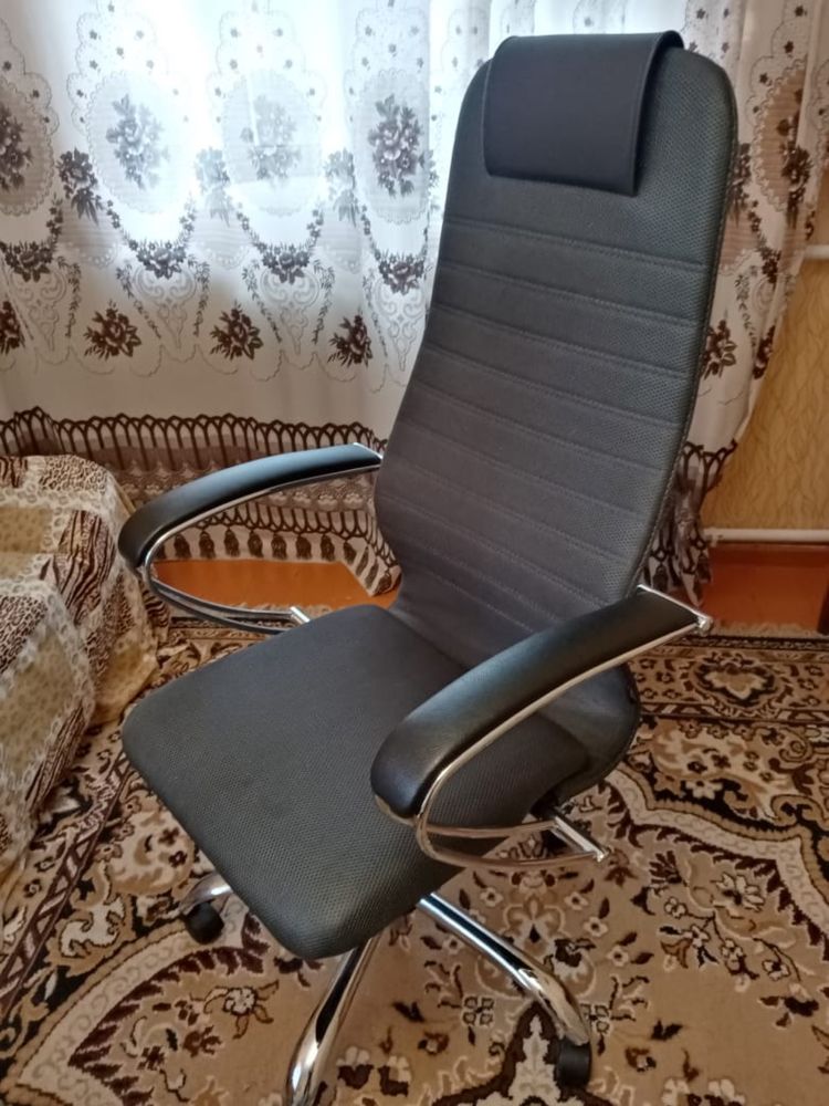 Кресло в офис