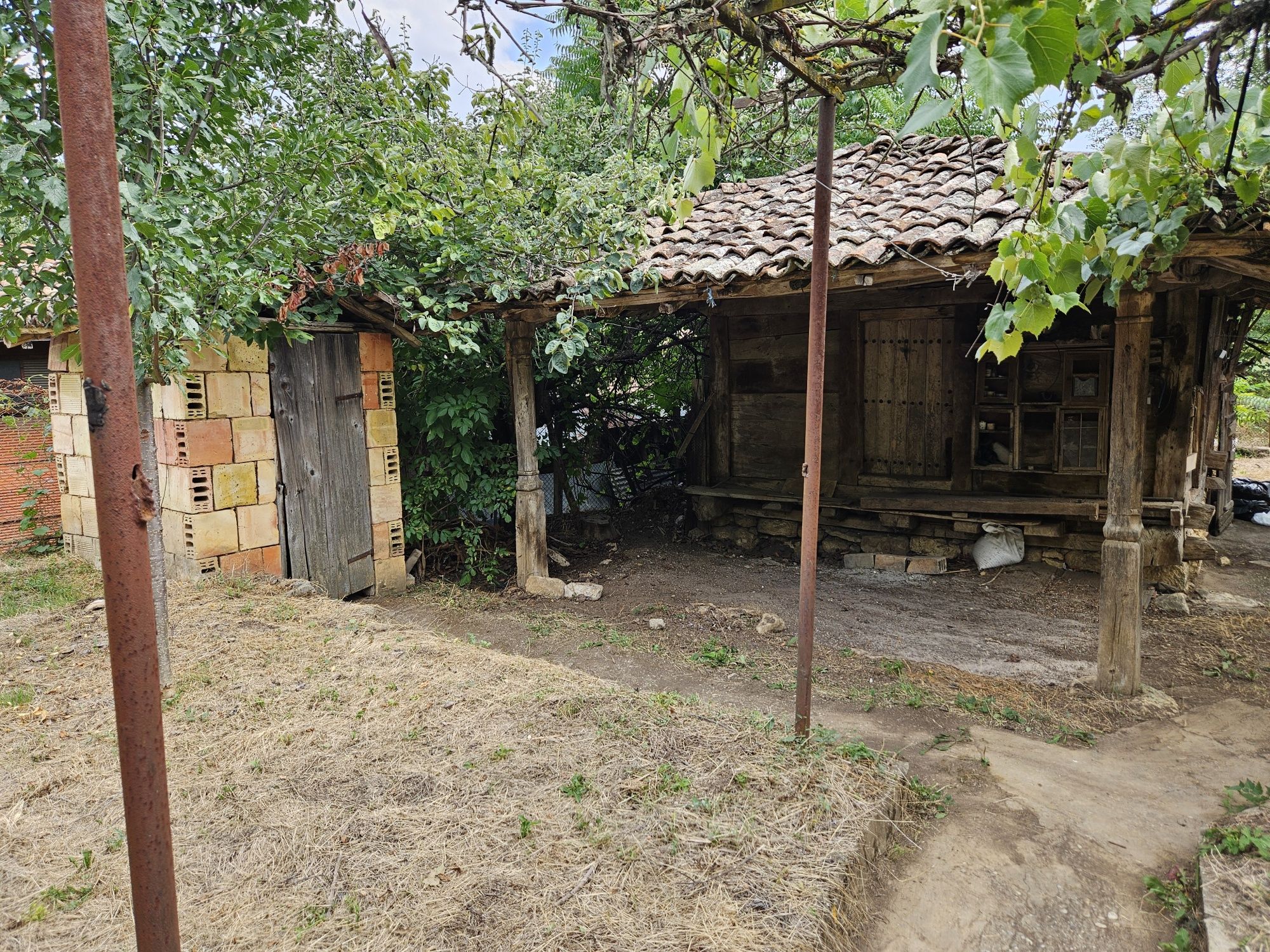 Къща в село Побит камък