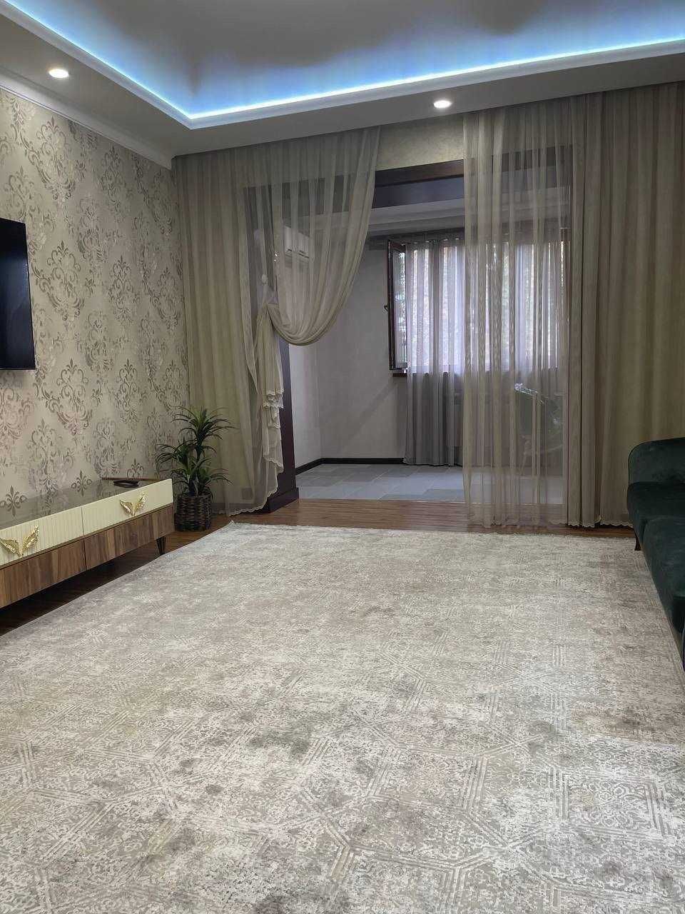 Продается квартира с ремонтом 3/4/4 на ц-1
