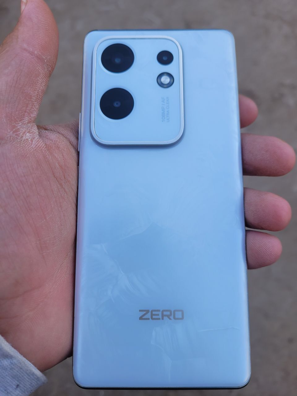 Infinix Zero 30 telefon