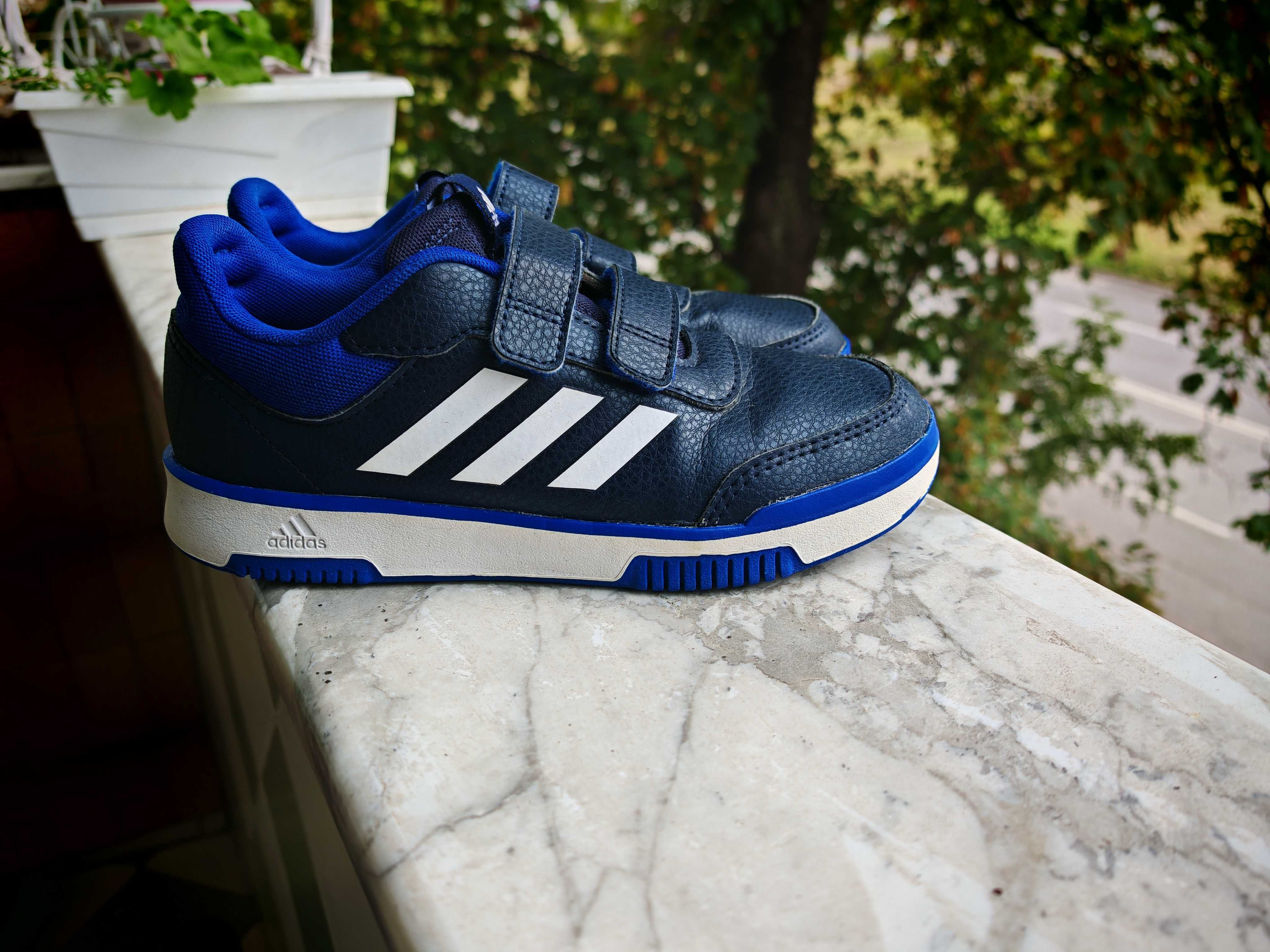 детски обувки ADIDAS 35 номер