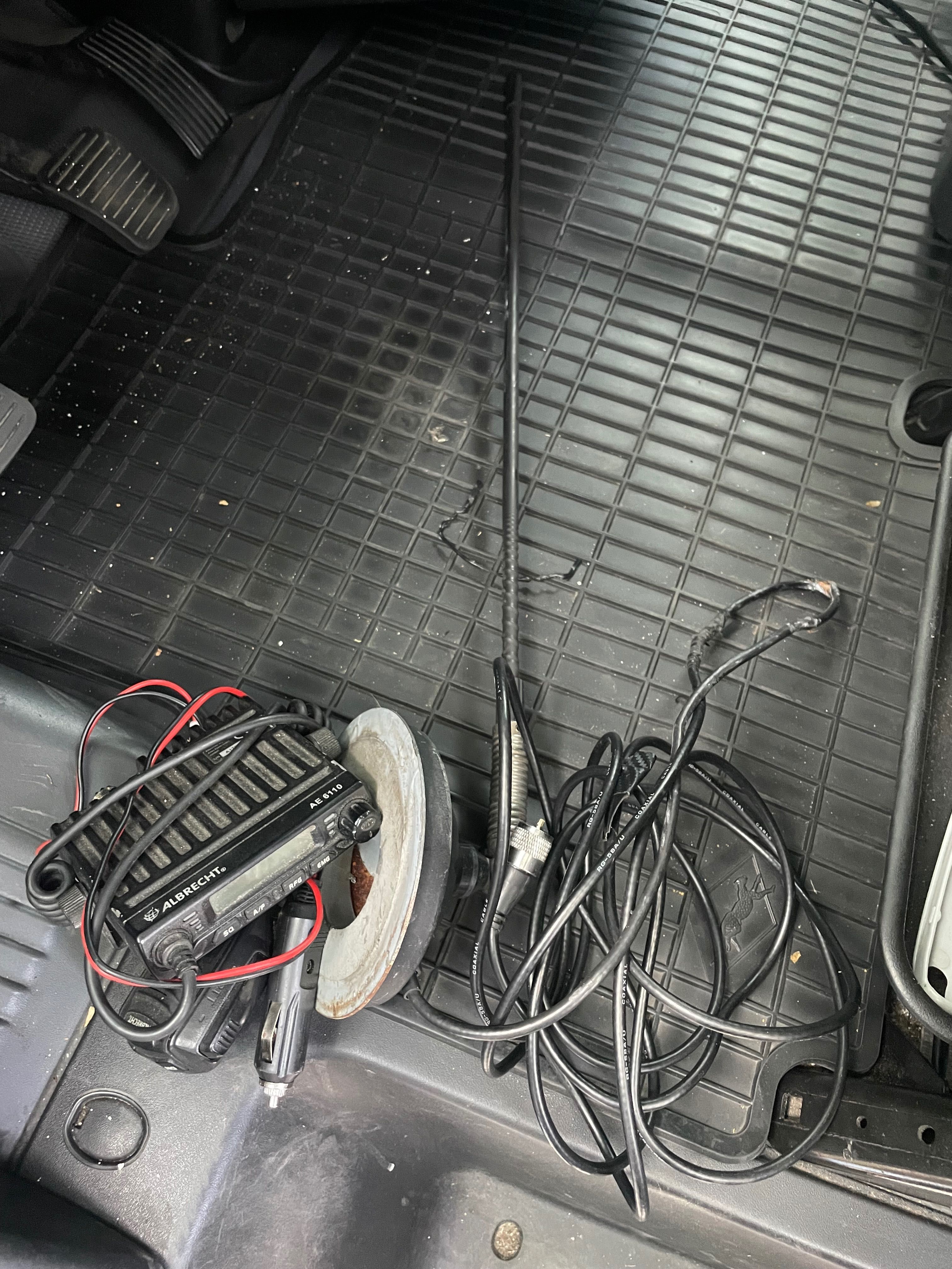Vând 3 Statii  radio albrecht ae 6110 ;PNI escort hp 8001L ;CRT ONE