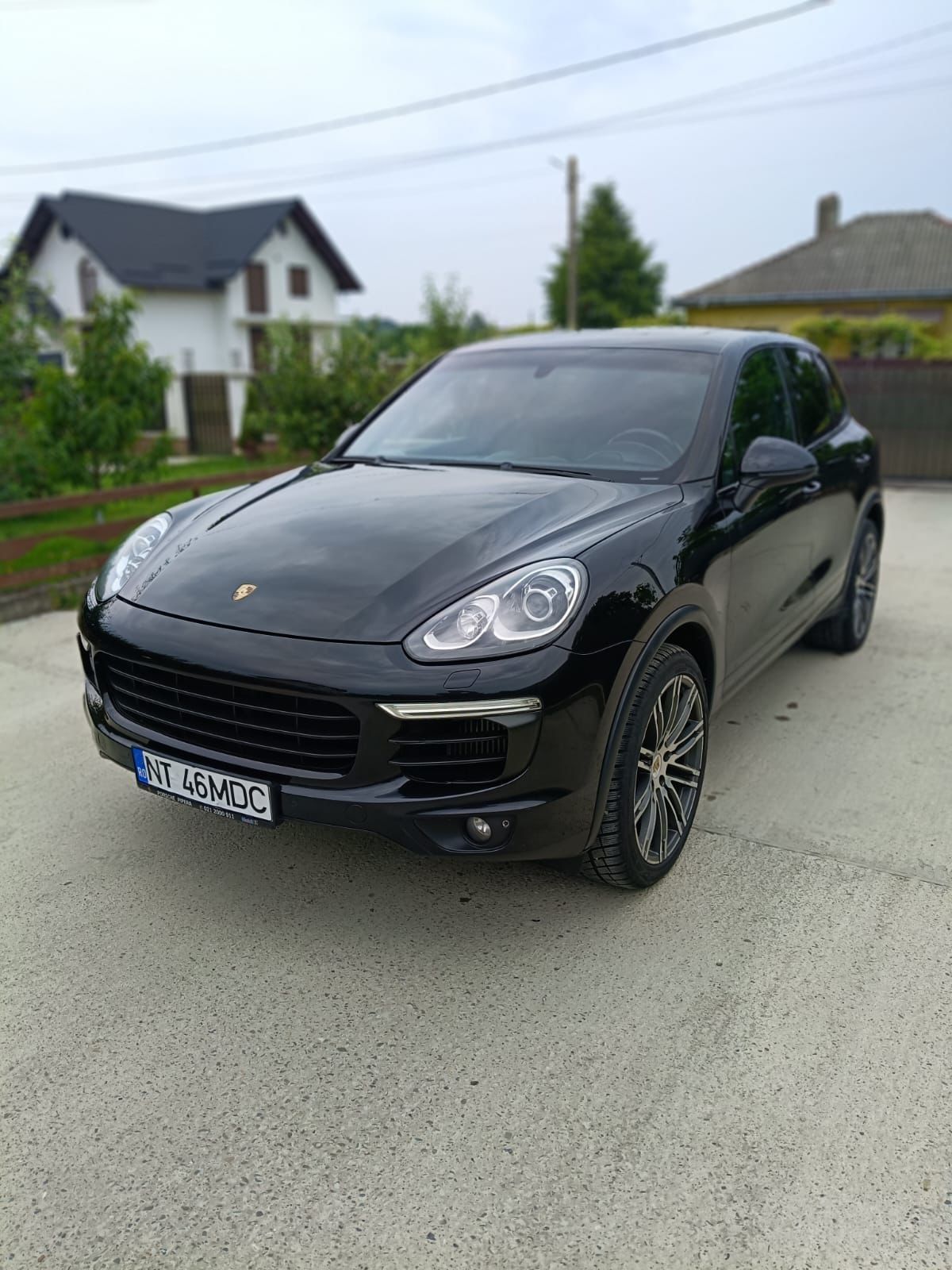 Vând Porsche Cayenne