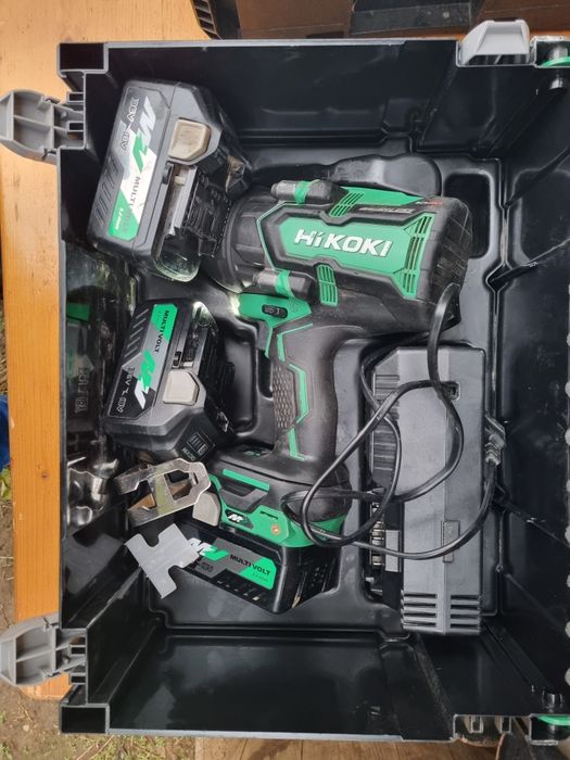 Impact hikoki wr 36 da, 3 baterii 5 amperi,incarcator,cutie