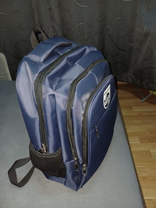 Geanta pentru laptop în stare frt bună