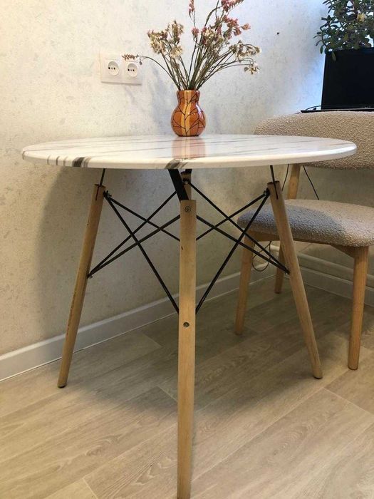 Продам круглый стол