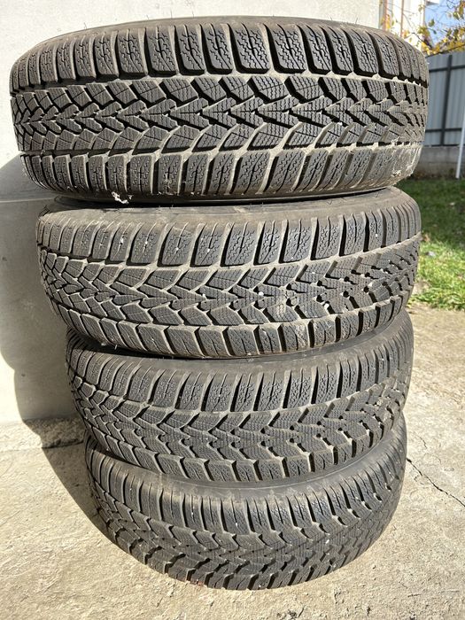 Jenti tabla cu 4 anvelope de iarna 195/65/15 Dunlop Winter Response2