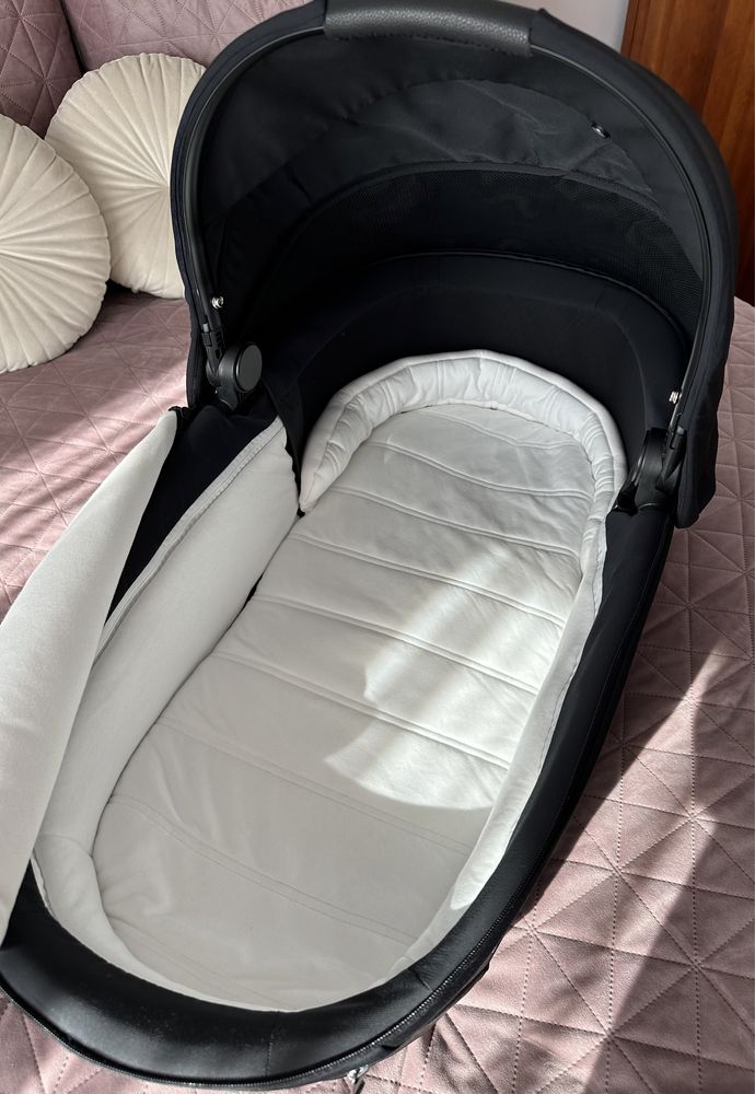 Кош за новородено Cybex Priam 4/e-PRIAM Lux