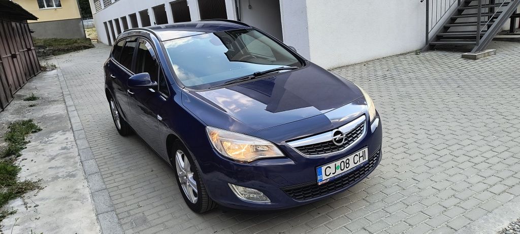 Opel Astra J Sports Tourer 2011, 1.7 cdti