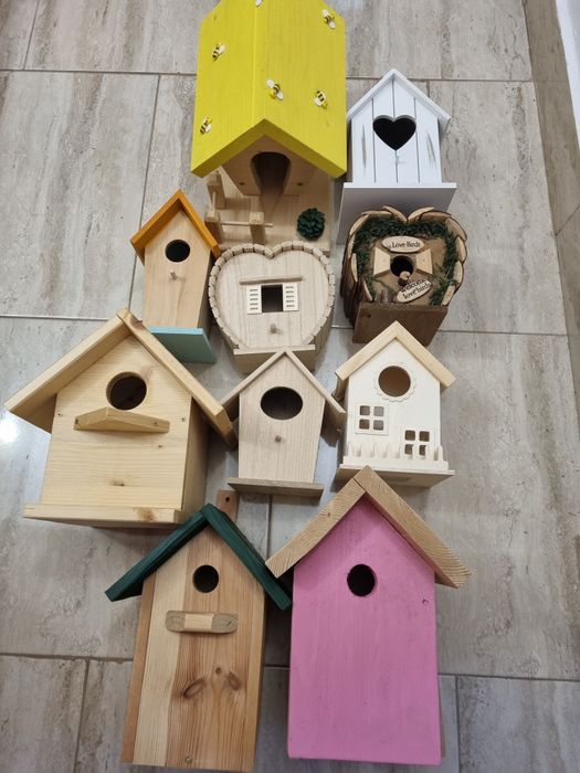 Casute pasarele din.lemn,ghirlande luminoase