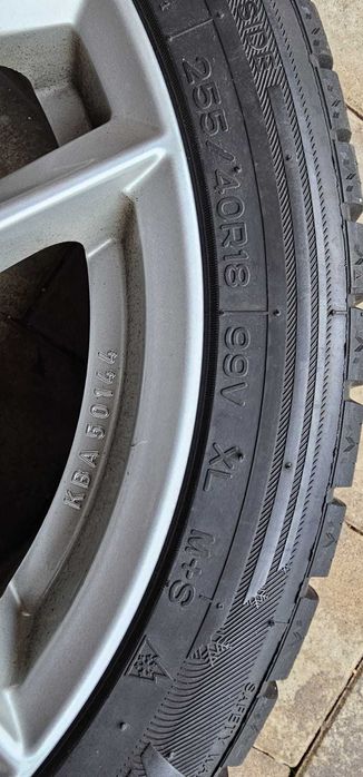 Jante aliaj 18" cu cauciucuri de iarna 255/40/18