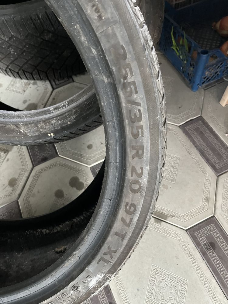 Продам 255/35R20