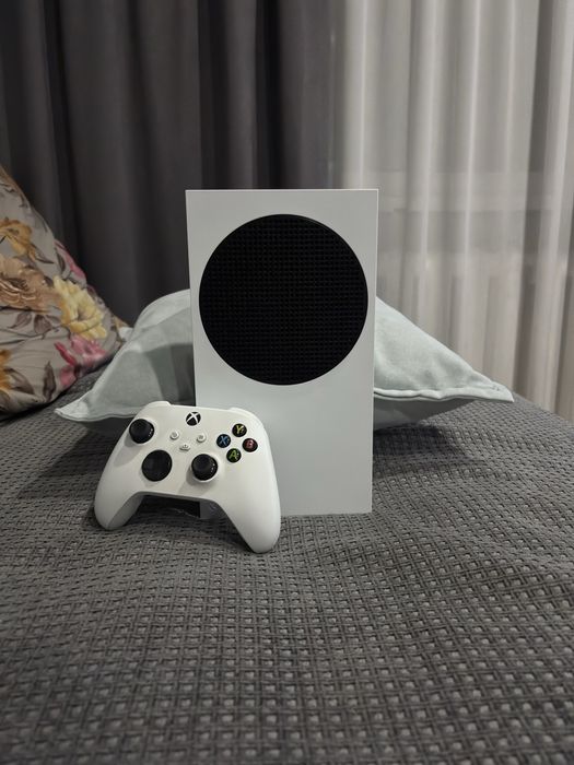 Игровая приставка Xbox series s