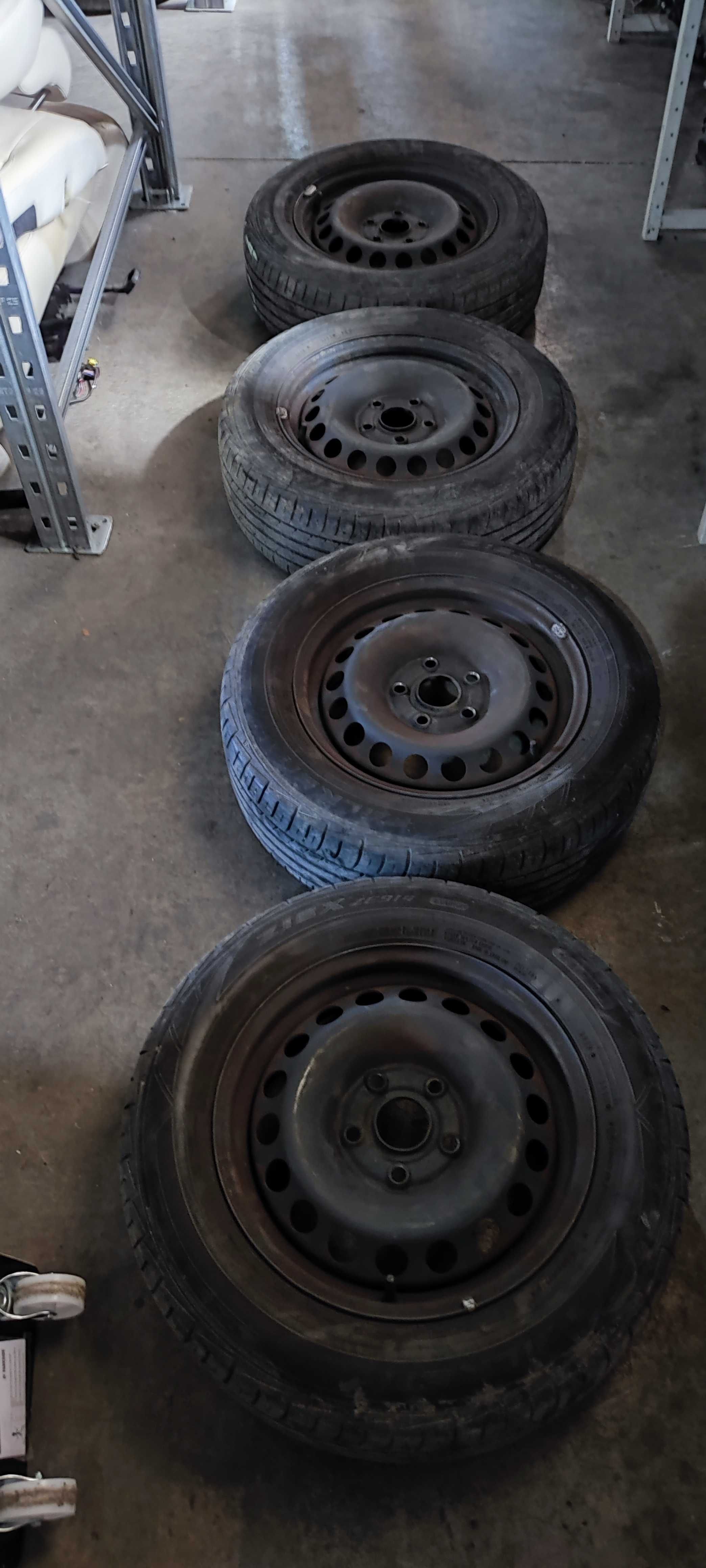 Roti roata volkswagen vw passat golf touran 195/65/15 Falken de vara