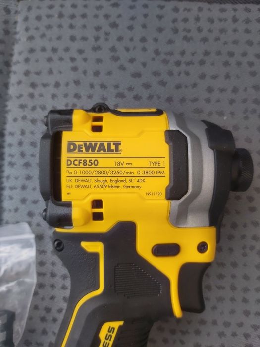 Vand Dewalt DCF 850 N XR autofiletanta masina insurubat