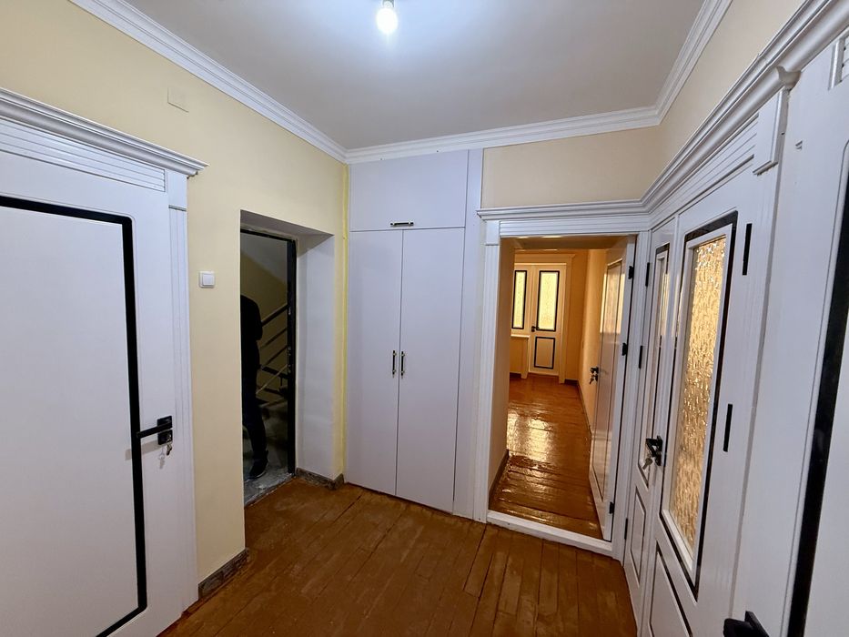 Продаётся 3х комнатная 77-я серия.