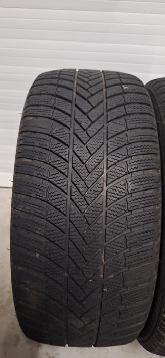 Bridgestone blizzak lm 005, 245 45 18