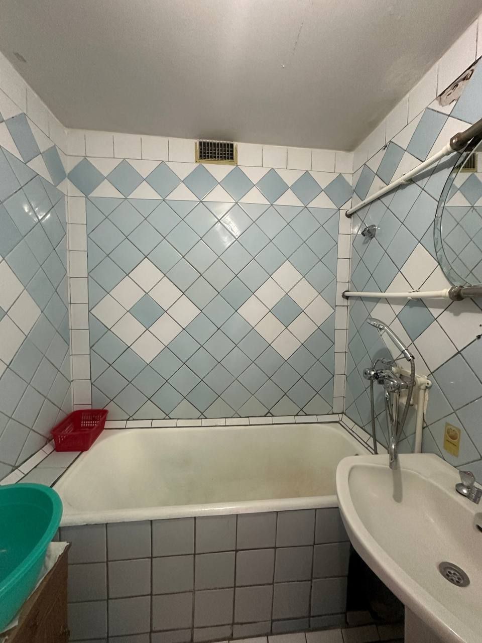 Мирабад район. Куйлюк-4 массив. 2х комн. 58м².