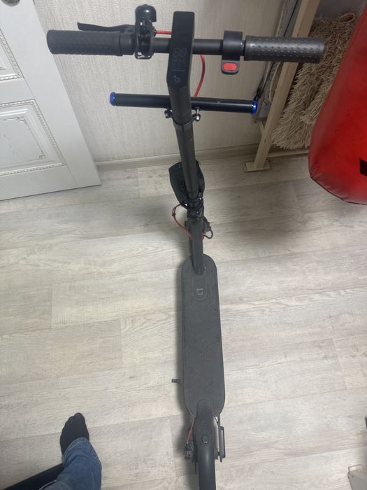 Электросамокат xiaomi m365 pro в хорошем состоянии