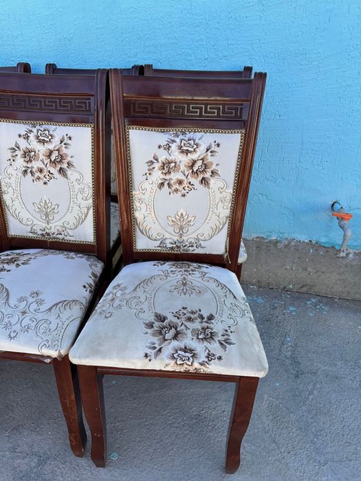 Стол, стулья сатылады