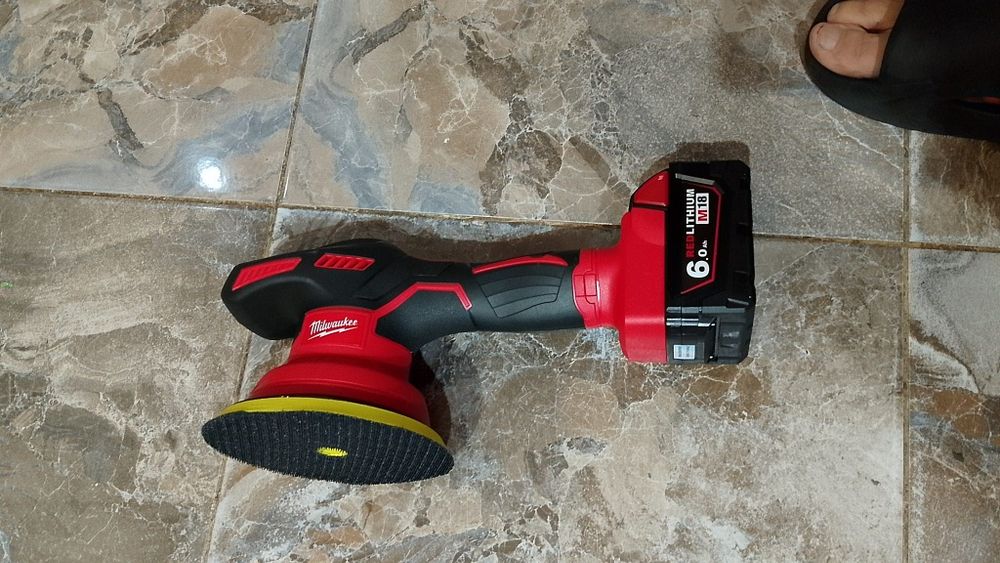 Șlefuitor / polisare milwaukee cu baterie de 6A