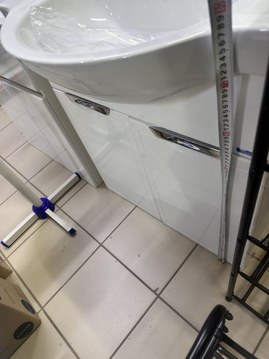 Раковина с тумбой