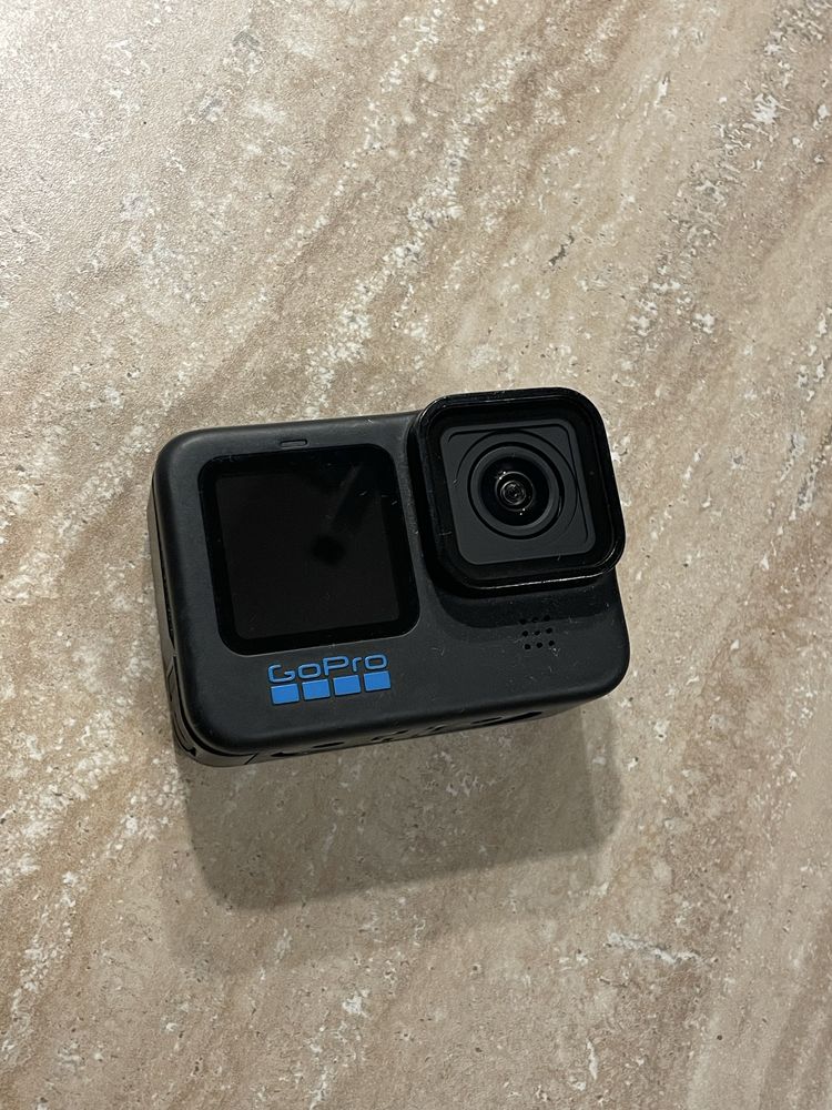 GoPro Hero 10 Black камера + зарядна станция и 2 батерии