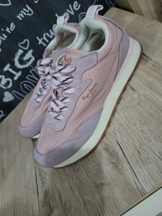 Vând adidasi Pepe jeans