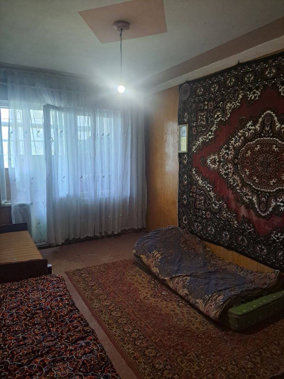 Qora qamish 2/4{2/4/4} Remontsiz 56m²Balkon:2×6 Kvartira Sotiladi