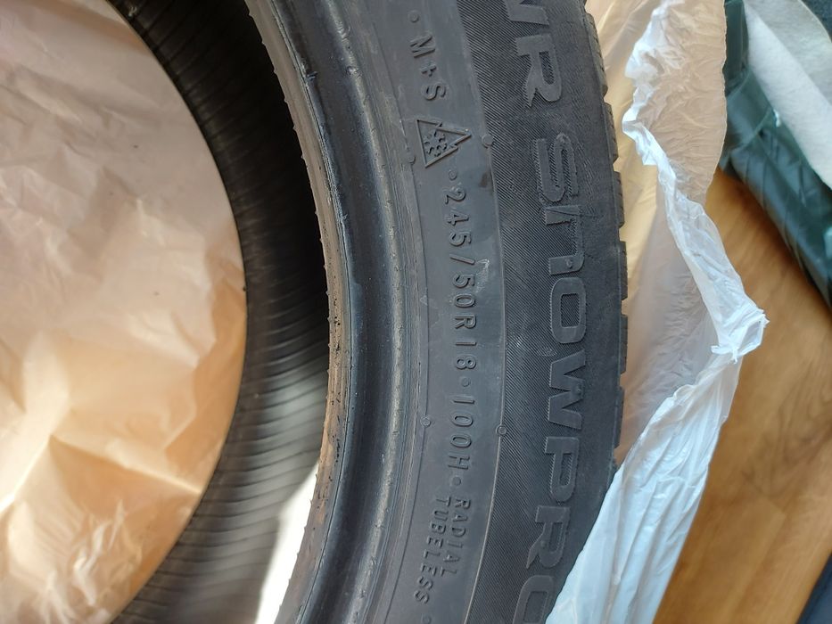 Vand 2 cauciucuri 245/50/18