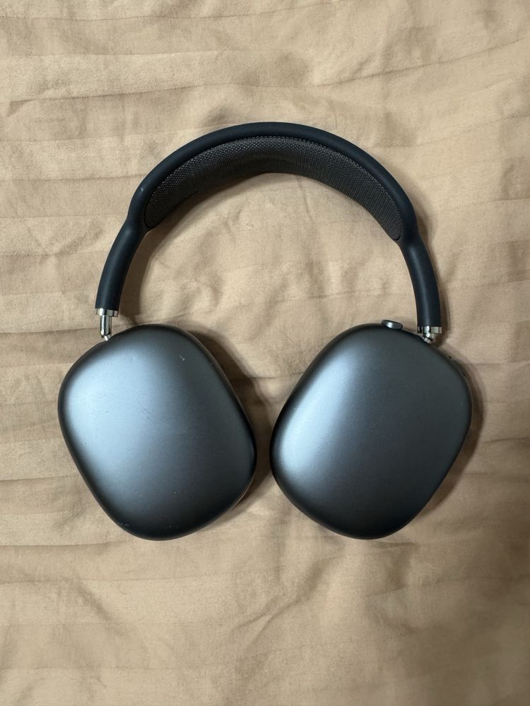 AirPods Max 2023