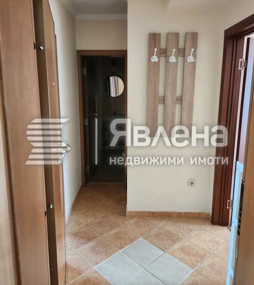 Просторен тристаен мезонет с панорама към планината и града