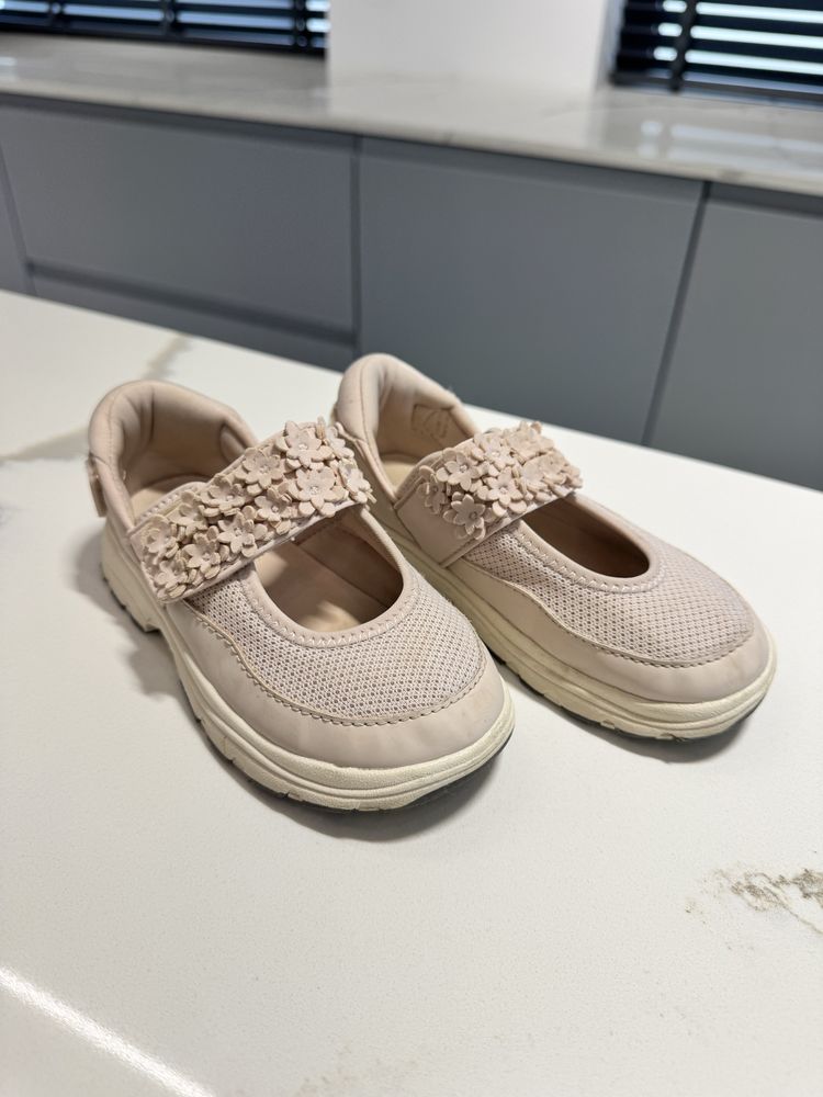 Adidasi zara, river island h&m mar. 26