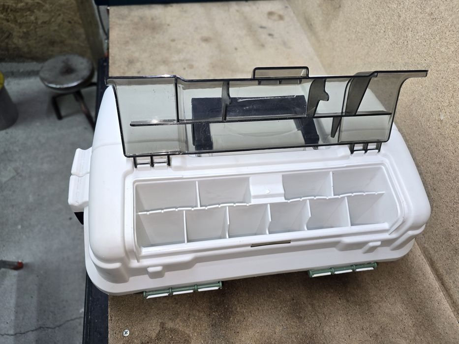 Куфар и кутия за риболов