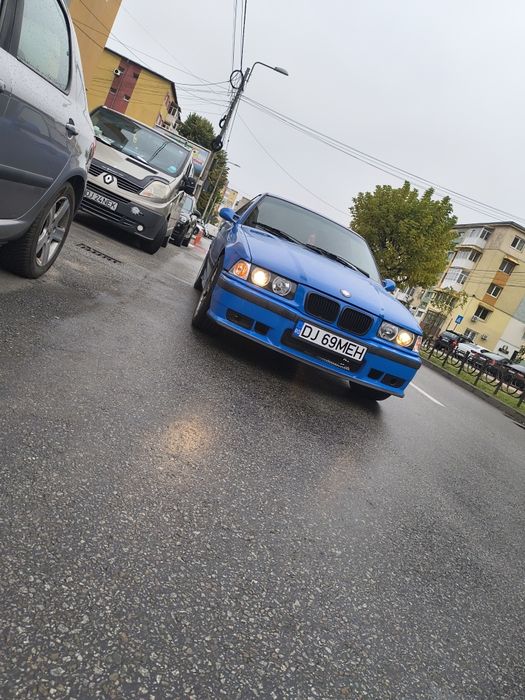 Vând e 36 compact m pachet de fabrica