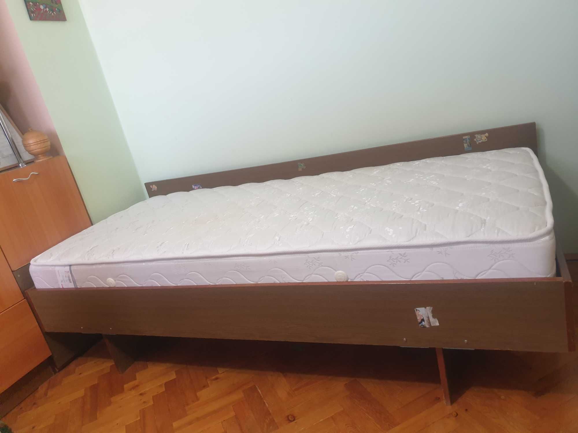 Мактрак с подарък легло и рамка