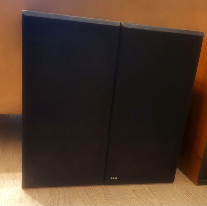 Boxe B&W DM23 serii consecutive