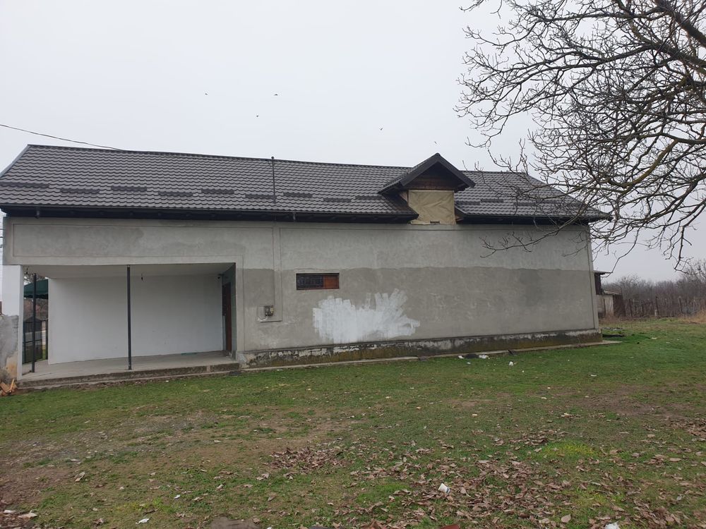Casa si teren de vanzare