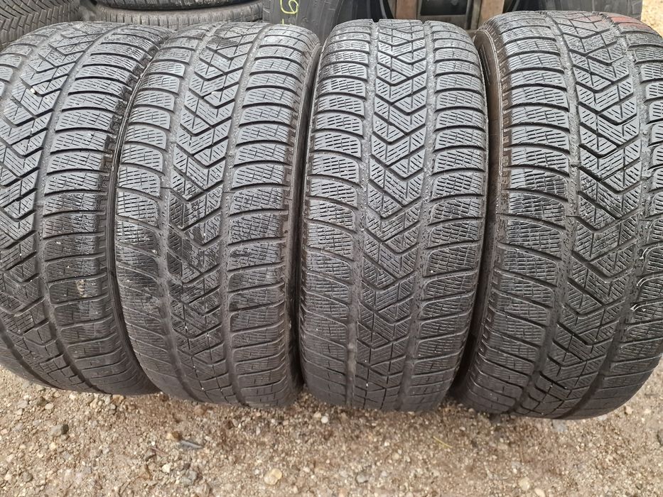 Anvelope 235/55R19 marca Pirelli, M +S ,Run Flat, DOT 2020