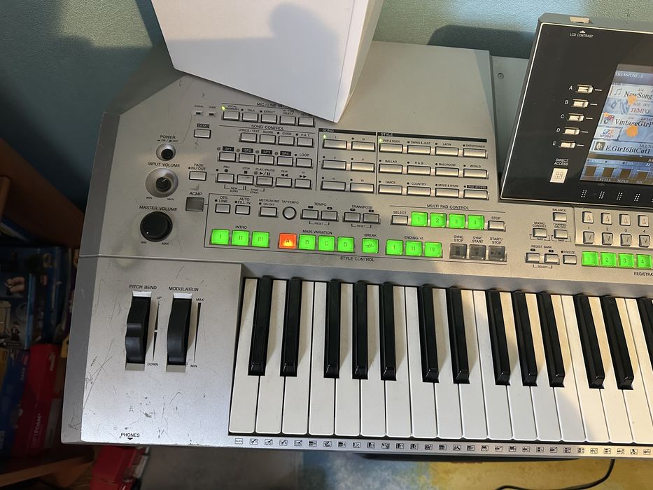 Orga profesionala Yamaha Tyros 2