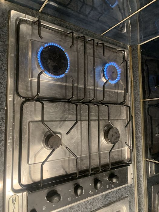 Plita gaz impreuna cu butelie sau aragaz separat la 180 ron .