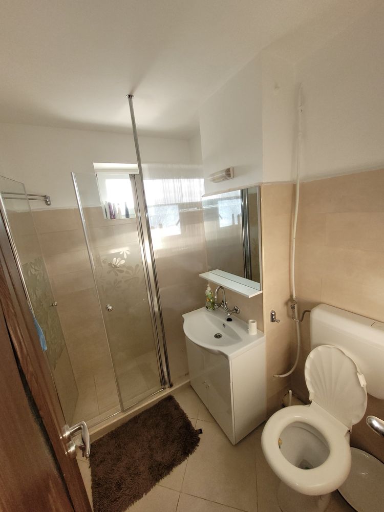 De inchiriat apartament cu 2 camere central