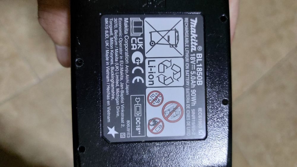 Acumulatorii 5Ah şi incarcator rapid Makita Original