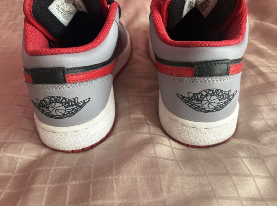 Jordan 1 Low câteva purtari conditie foarte bună nr42. 5