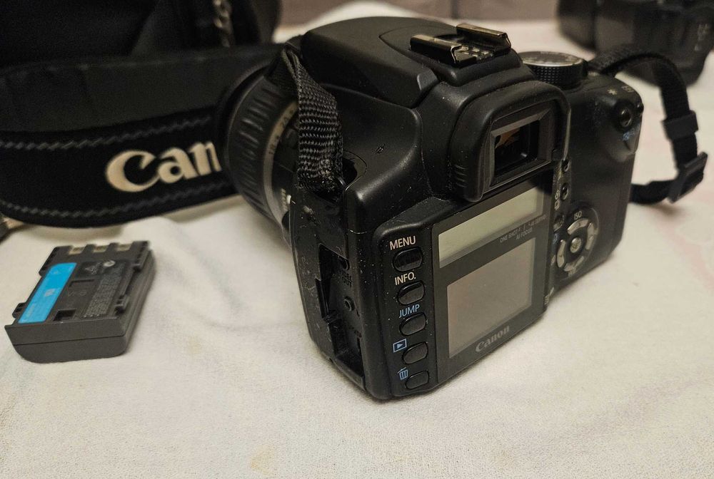 Фотоапарат Canon EOS 350D с чанта, батерия, карта, четец