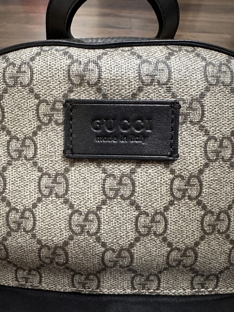Gucci GG Supreme Monogram раница
