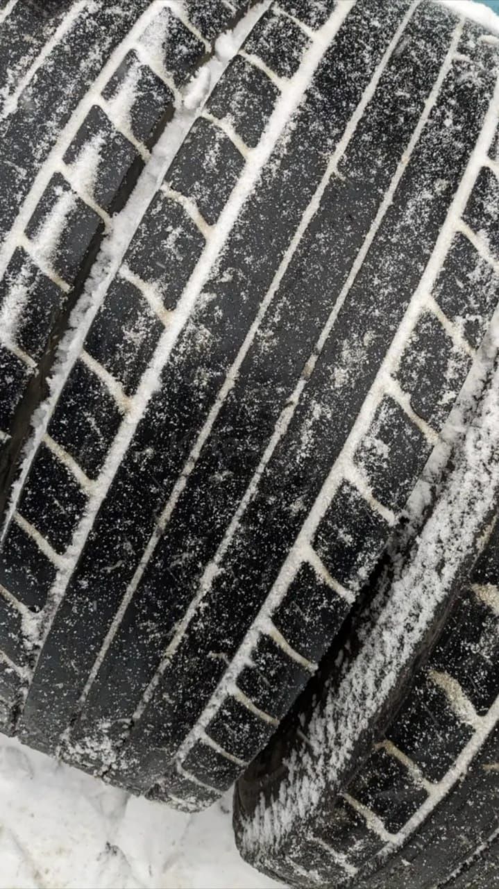 Продам шины на камаз 315/80R22