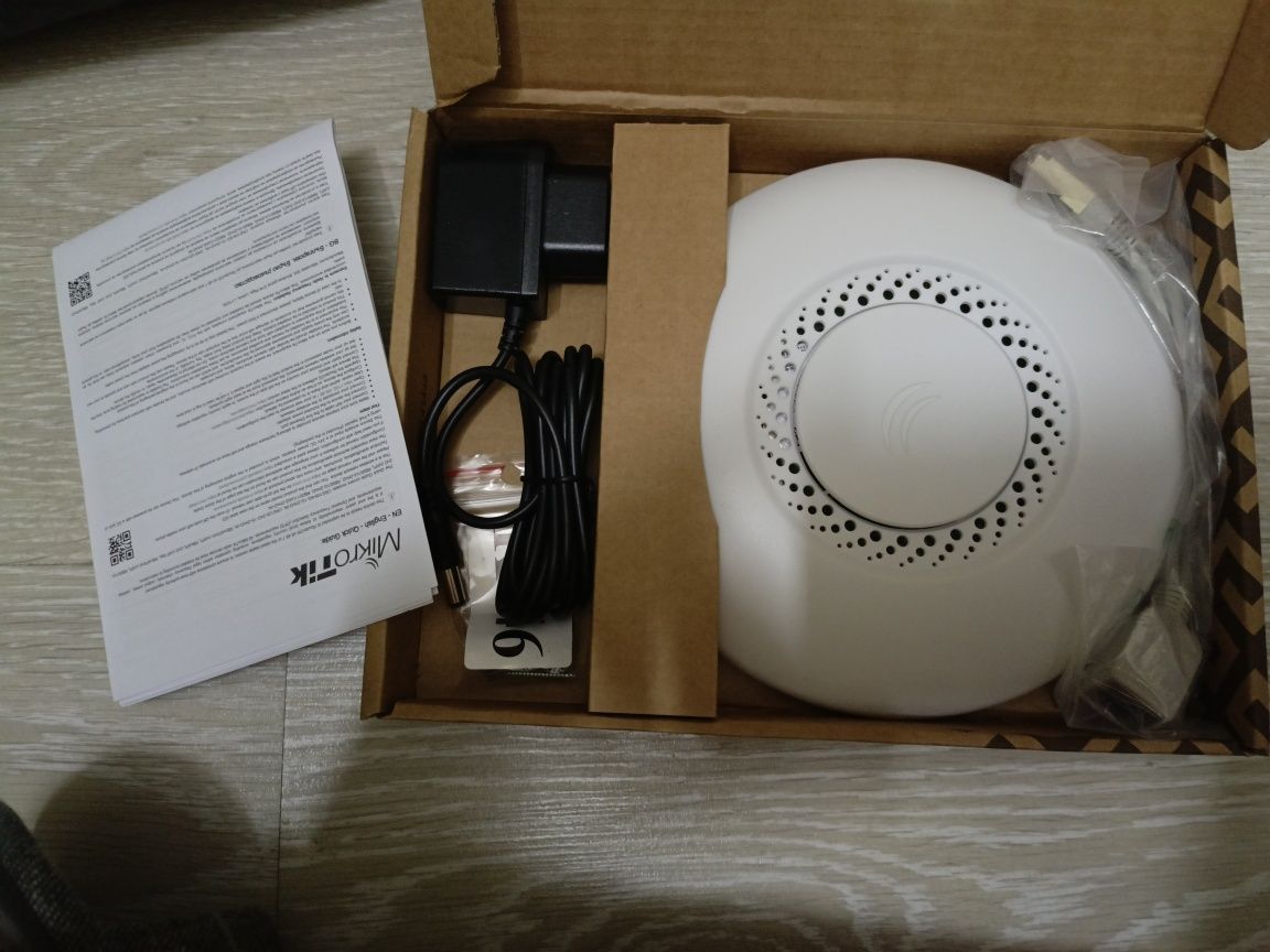 Продам новый MikroTik cAP RBcAP2nD (Wi-Fi точка доступа)