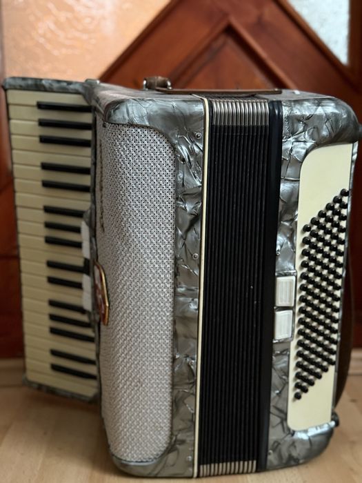Vand accordeon 96 basi!