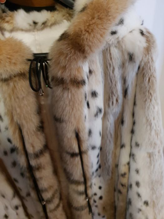 Haina de blana tip leonard cu gluga
